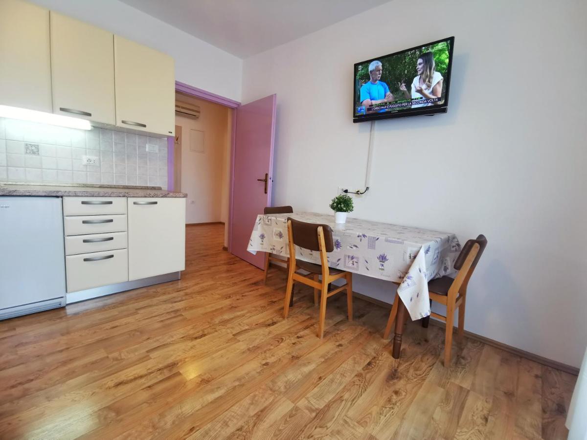 Apartments Sokolic เนเรซีน ภายนอก รูปภาพ