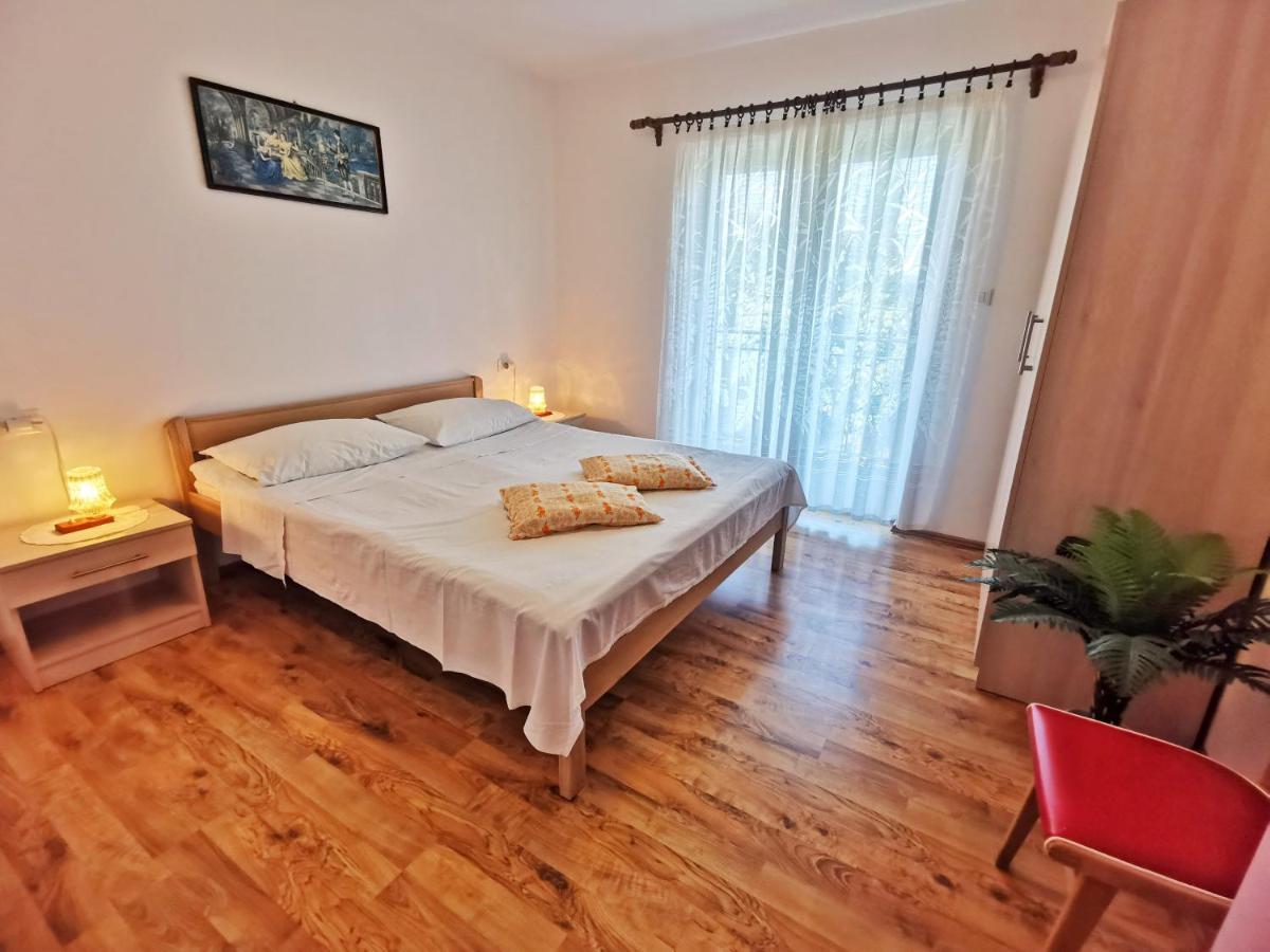 Apartments Sokolic เนเรซีน ภายนอก รูปภาพ
